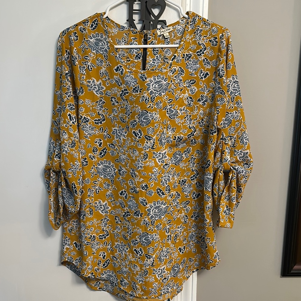 Lily White Yellow and Blue Flutter Sleeve Blouse